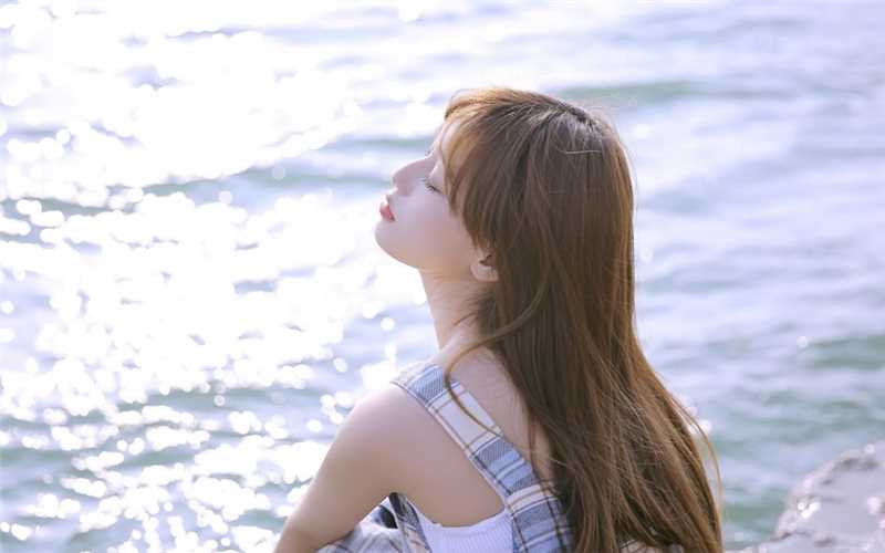 最全棕色头发的灵气清纯少女海边超甜集壁纸