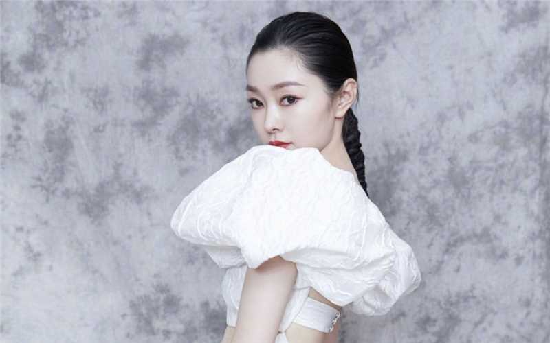 最新白皙牛奶肌宋轶镂空白色长裙清纯典雅图集