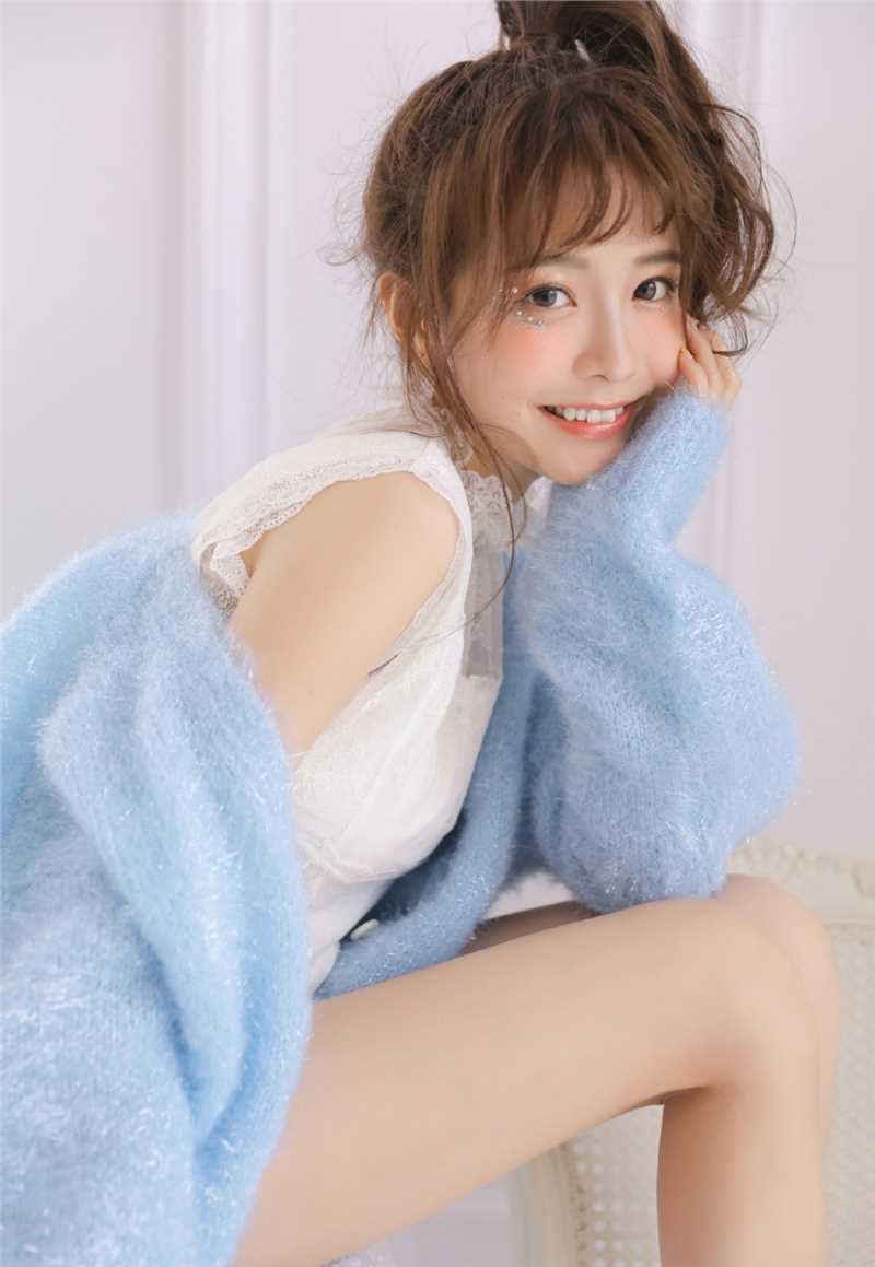 高清蓬松卷发高马尾甜美女孩银河妆撩人私拍图册