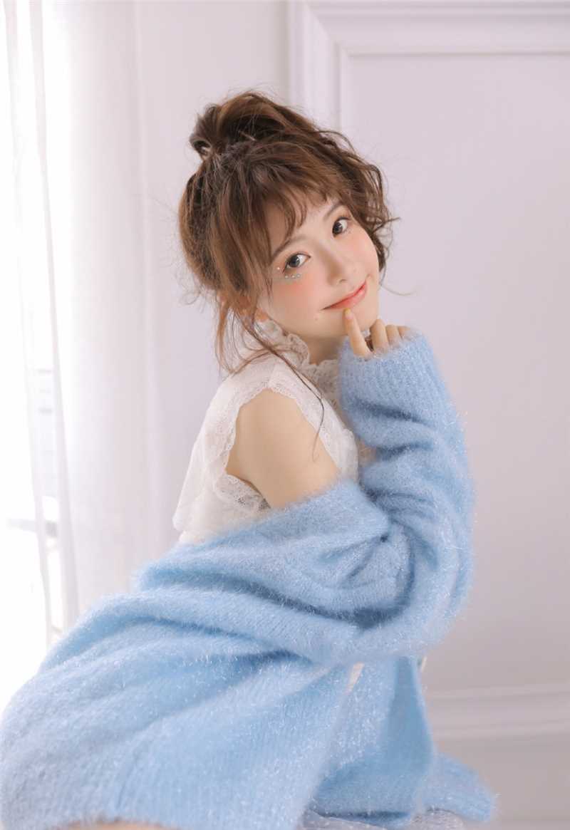 高清蓬松卷发高马尾甜美女孩银河妆撩人私拍图册