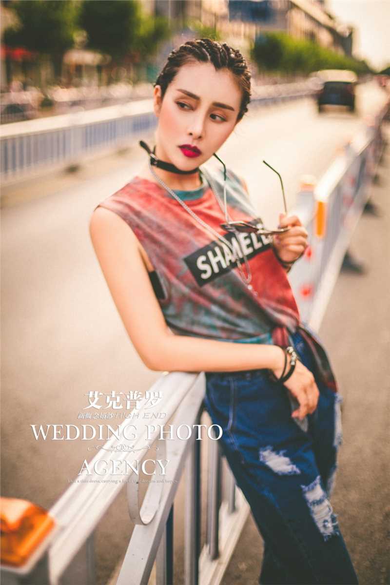 优质酷炫的雷鬼头脏辫少女个性街拍时尚图片图片