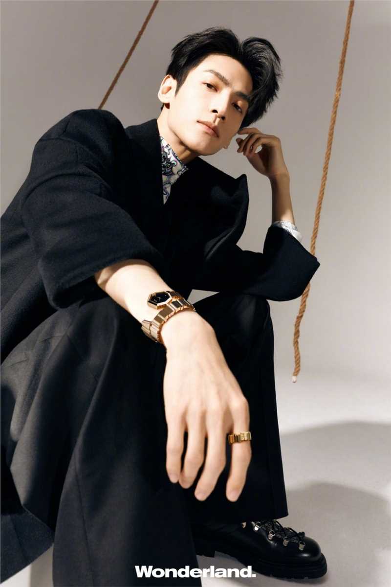 最新罗云熙清秀俊朗时尚大片拍摄高清图片壁纸