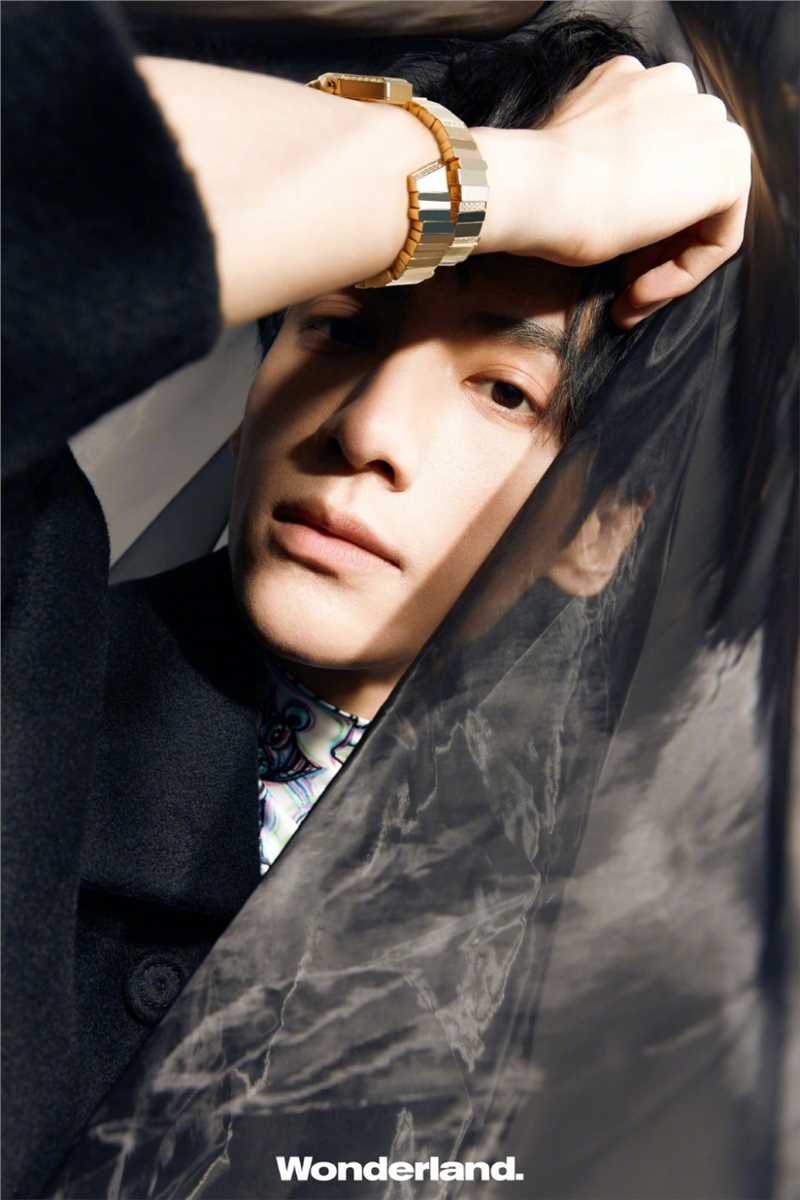 最新罗云熙清秀俊朗时尚大片拍摄高清图片壁纸