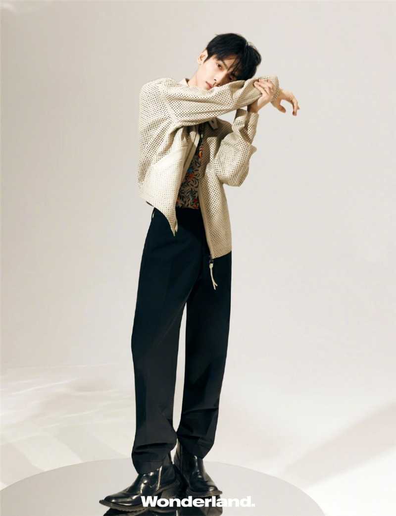 最新罗云熙清秀俊朗时尚大片拍摄高清图片壁纸