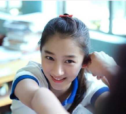 饰演青春学生的美女明星清纯校园校服合集