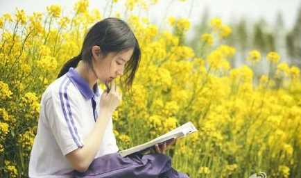 饰演青春学生的美女明星清纯校园校服合集