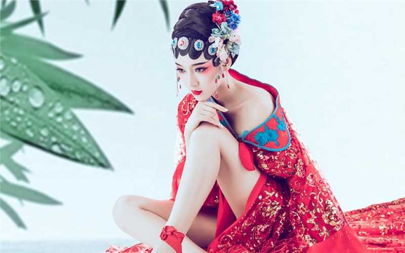 戏曲风古装美女浓妆艳抹妖娆大长腿艺术照