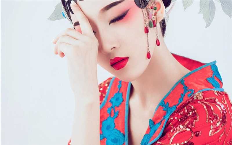 戏曲风古装美女浓妆艳抹妖娆大长腿艺术照