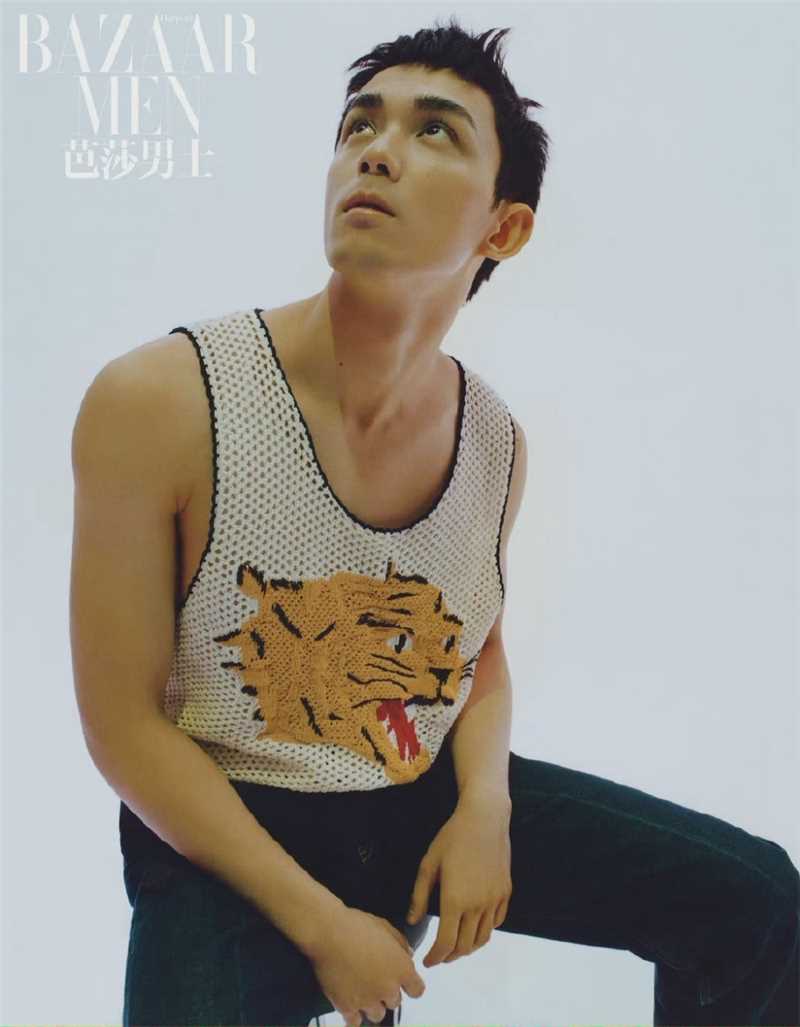 阳光大男孩吴磊时尚芭莎复古美潮杂志照