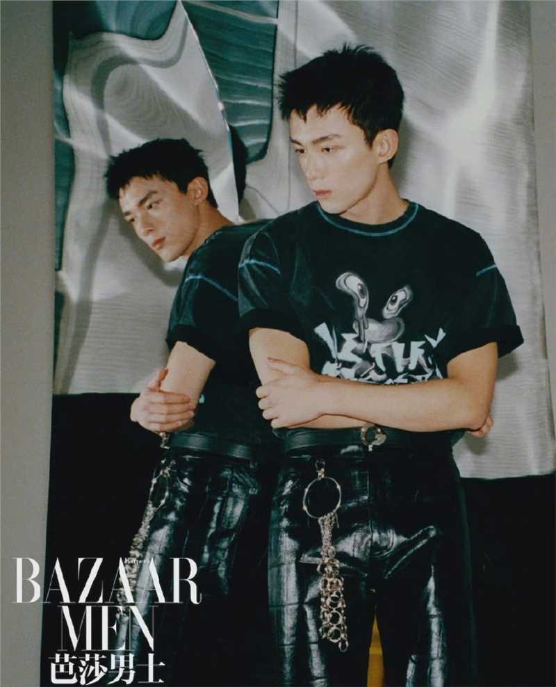 阳光大男孩吴磊时尚芭莎复古美潮杂志照