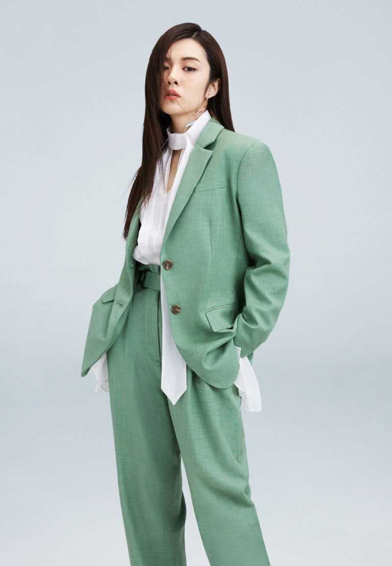 优质中国女演员王晓晨妩媚又霸气的时尚相册