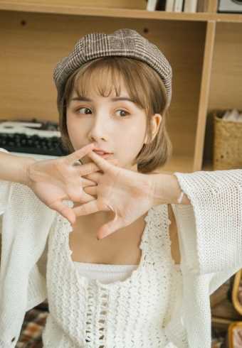 最新清爽的笑容乖巧甜美女孩美足长腿私房集图集