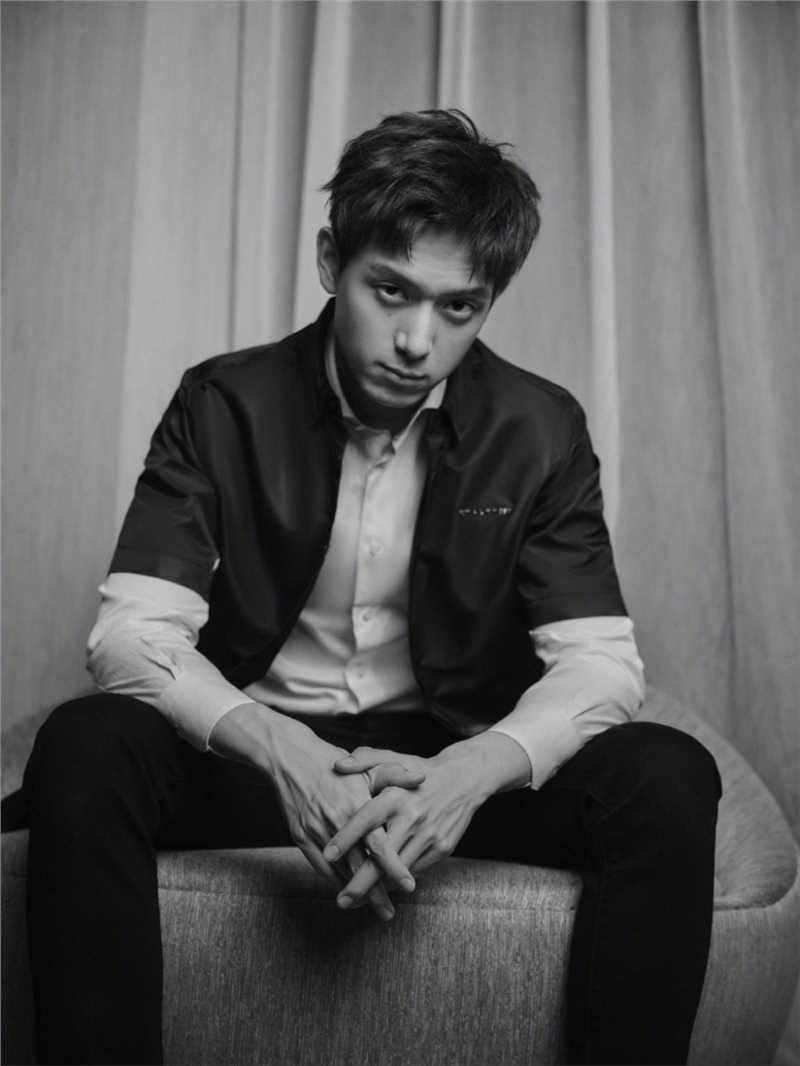 优质李现清爽短发黑外套白衬衫休闲黑白时尚图片图片