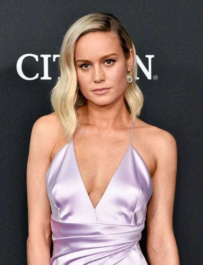 在《复联4》惊奇队长布丽·拉尔森性感美照中的