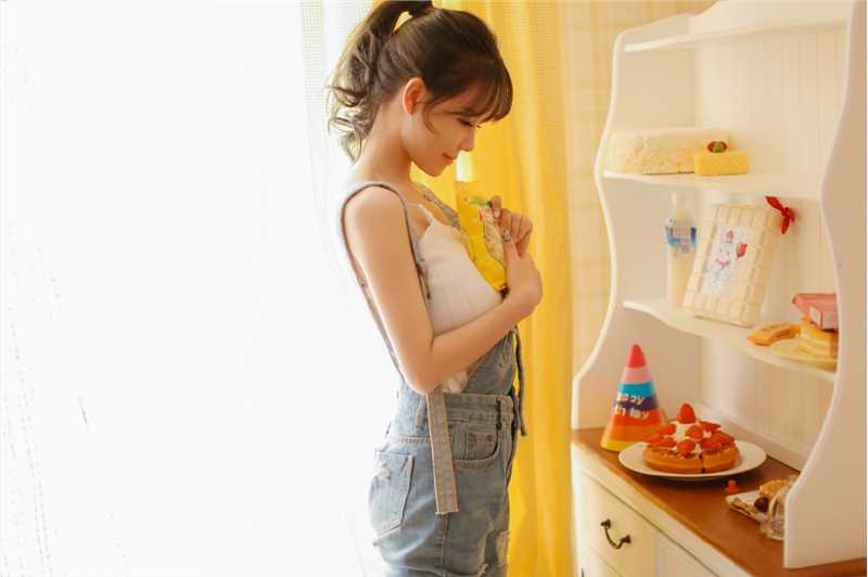 最全草莓华夫饼甜美女孩吊带背带裤文艺私房相册