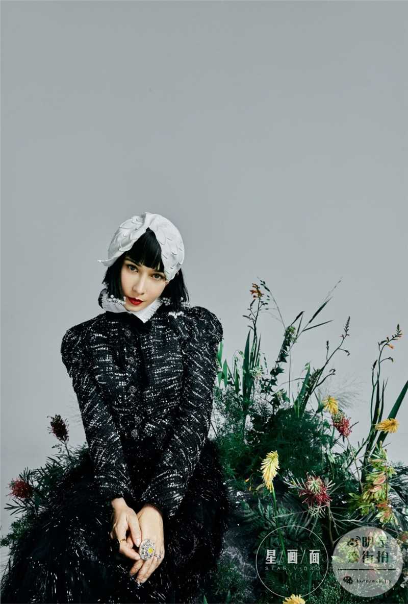 精选卢靖姗大胆时尚挑战银白短发杂志封面图片图册