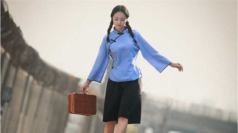 精选清纯甜美学生装女孩图片图册