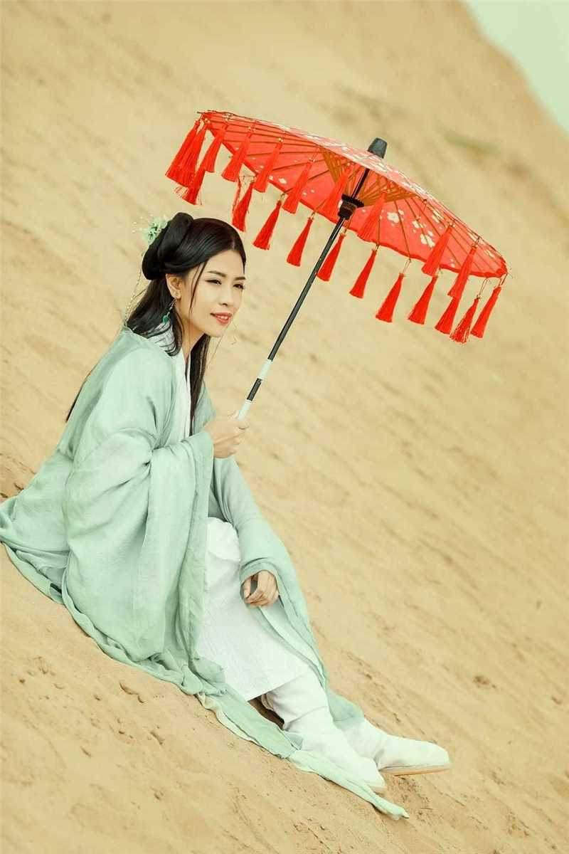 最新古装美女戈壁沙漠清新壁纸