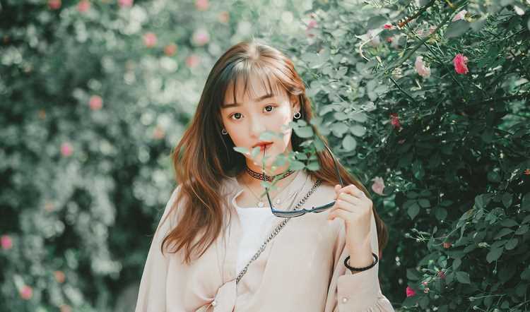 精选甜美女孩暖冬诱惑居家图册