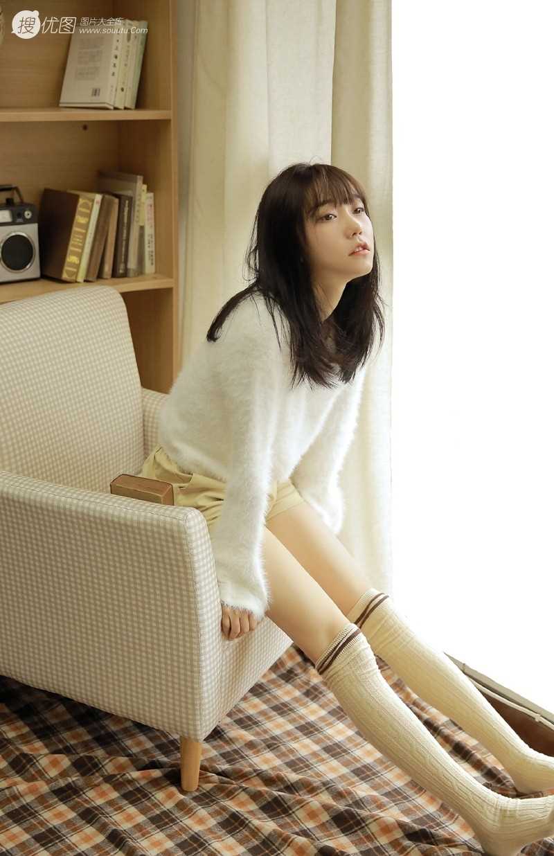 精选甜美女孩暖冬诱惑居家图册