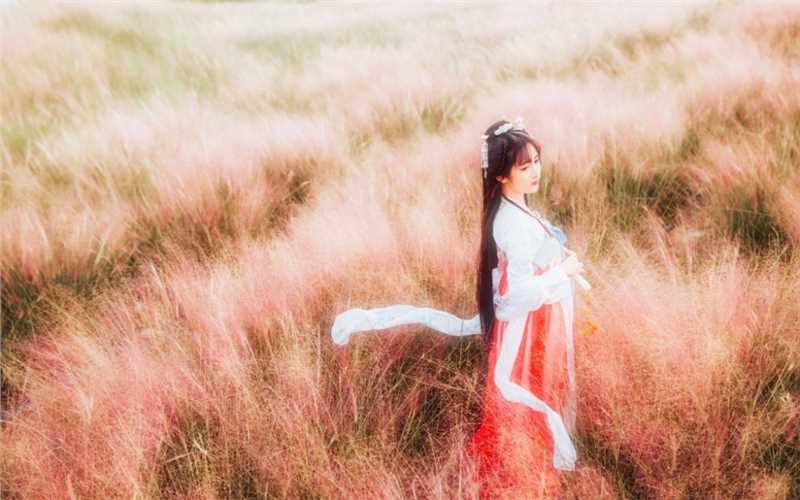 倾国倾色古装美女户外