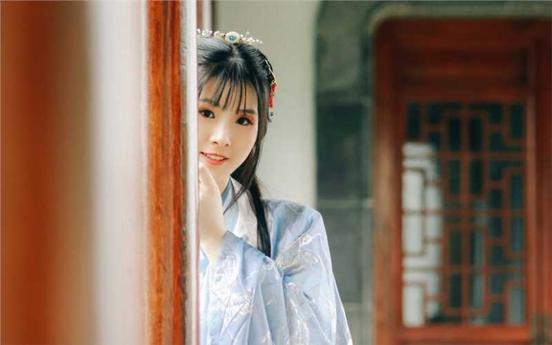 清纯美女汉服户外图片