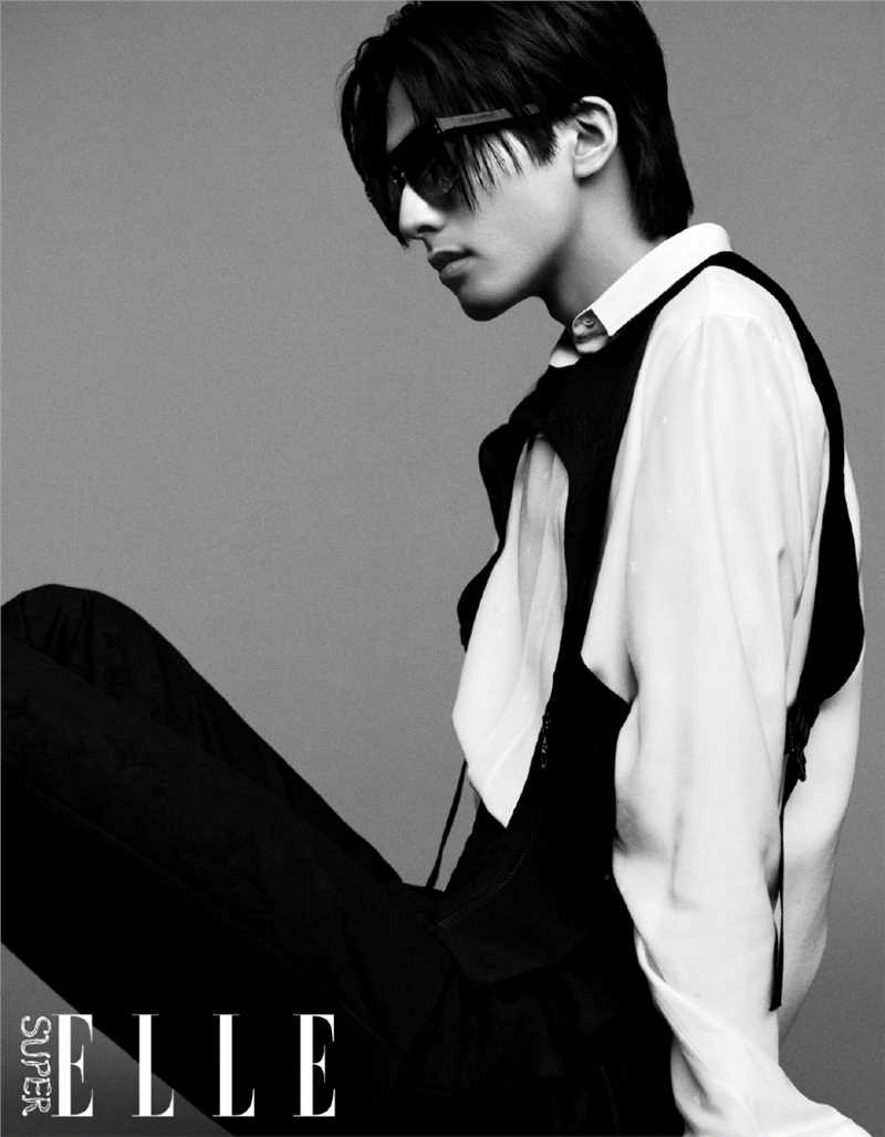 优质宋威龙复古风撩人男友力时尚杂志封面图片相册