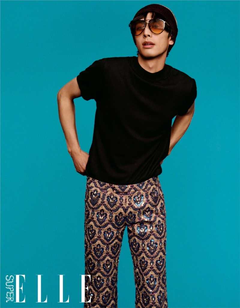 优质宋威龙复古风撩人男友力时尚杂志封面图片相册