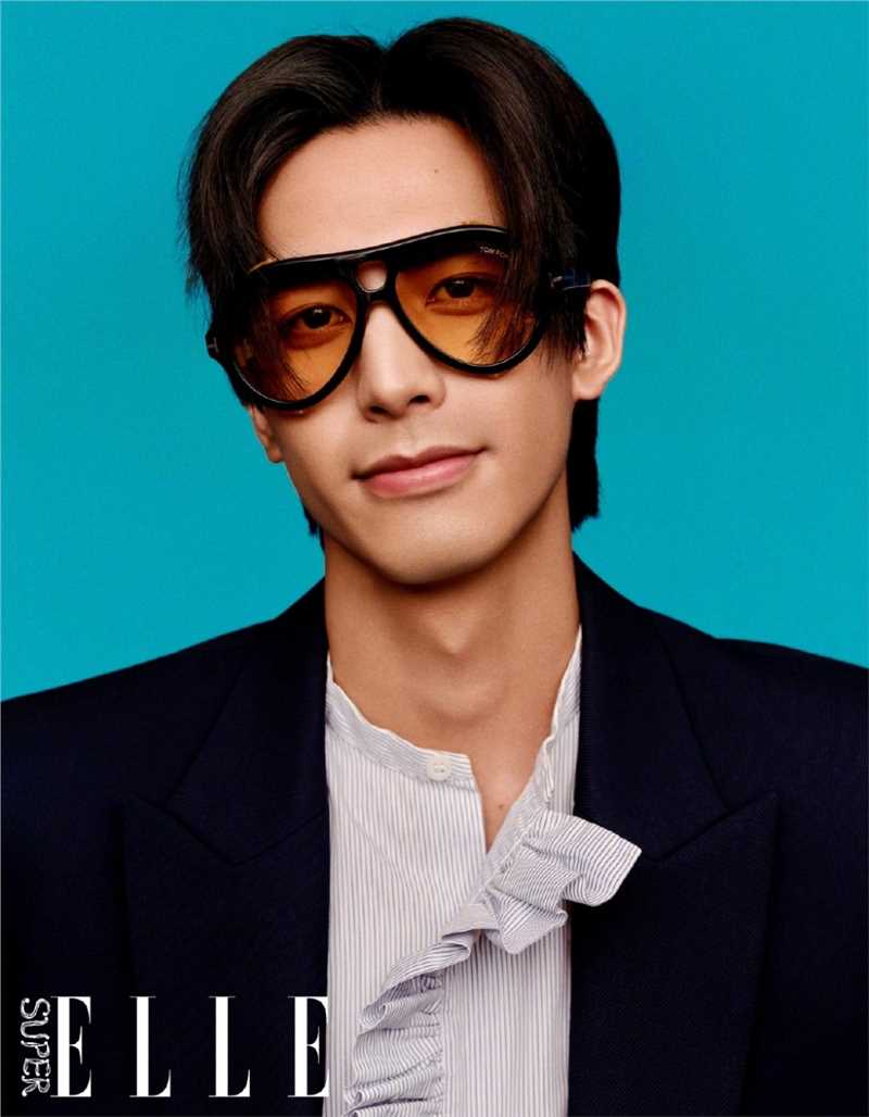 优质宋威龙复古风撩人男友力时尚杂志封面图片相册