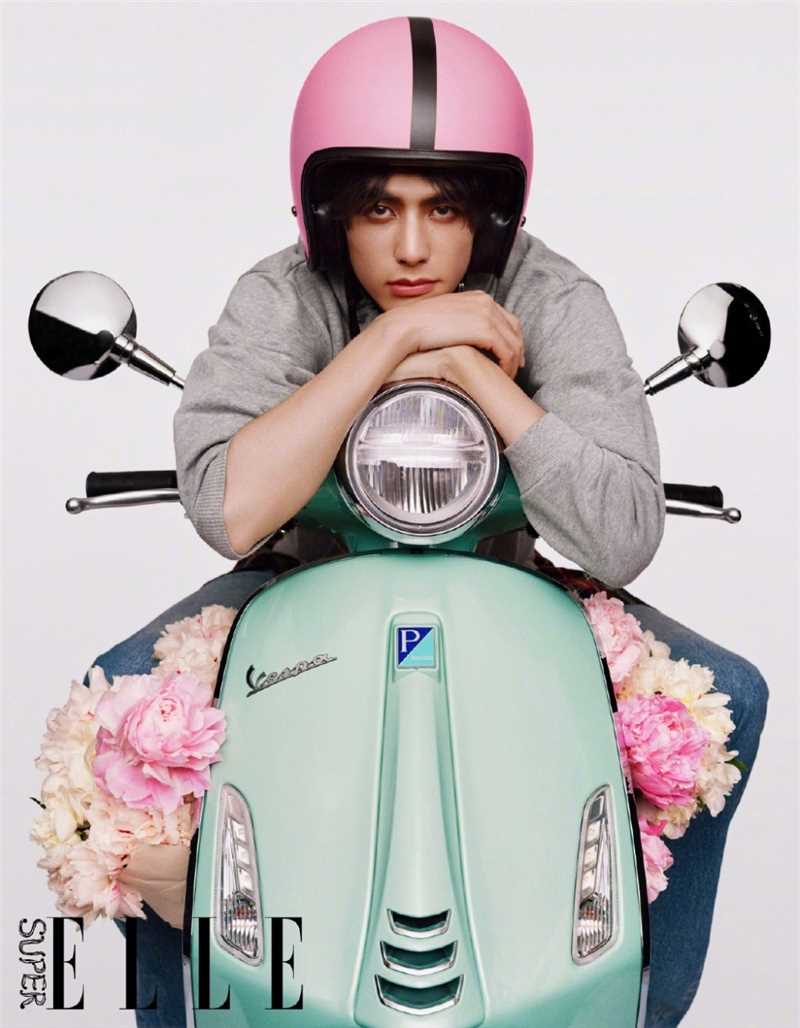 优质宋威龙复古风撩人男友力时尚杂志封面图片相册