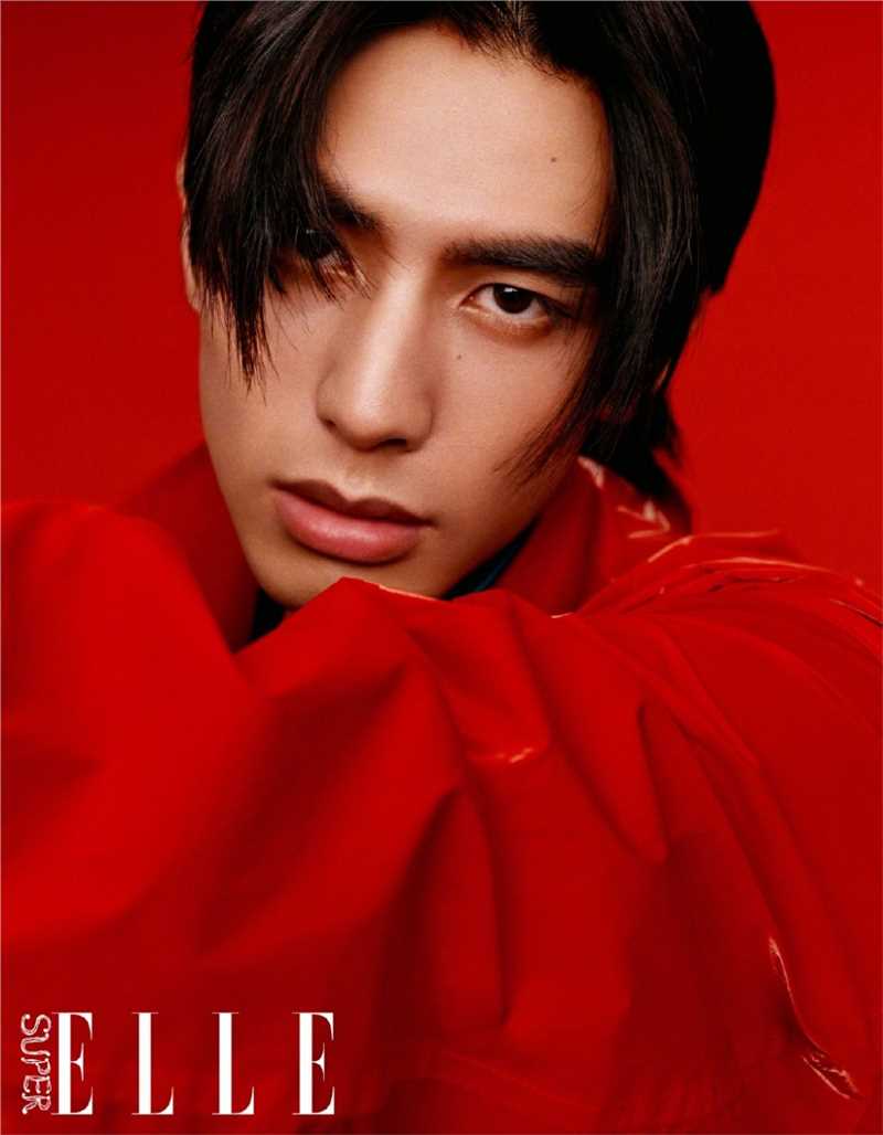 优质宋威龙复古风撩人男友力时尚杂志封面图片相册