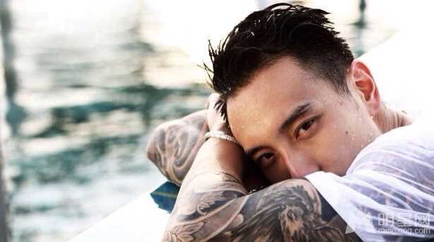 精选肌肉型男王阳明夏日时尚图册