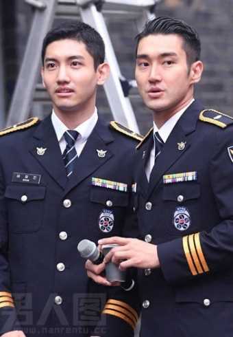 精选肌肉型男王阳明夏日时尚图册