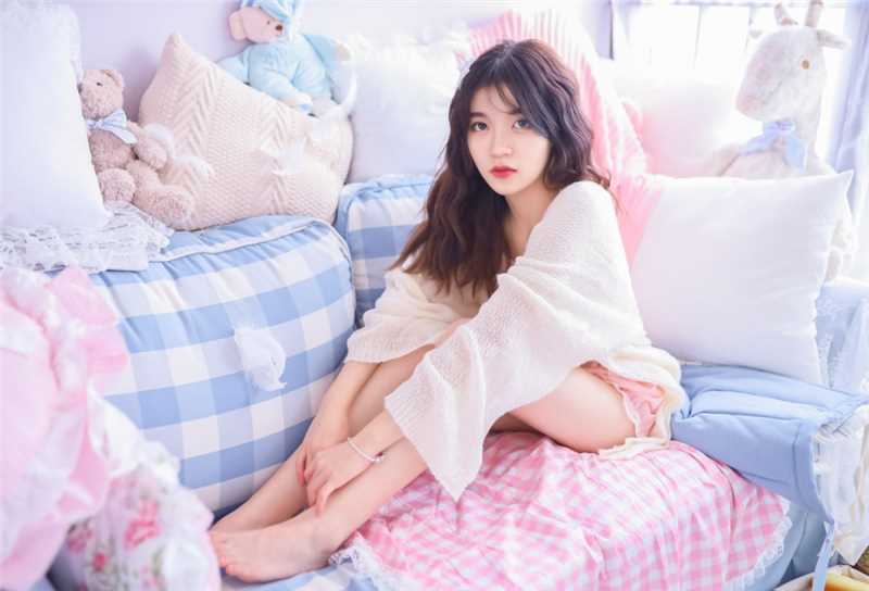 精选粉红女孩卧室性感图册