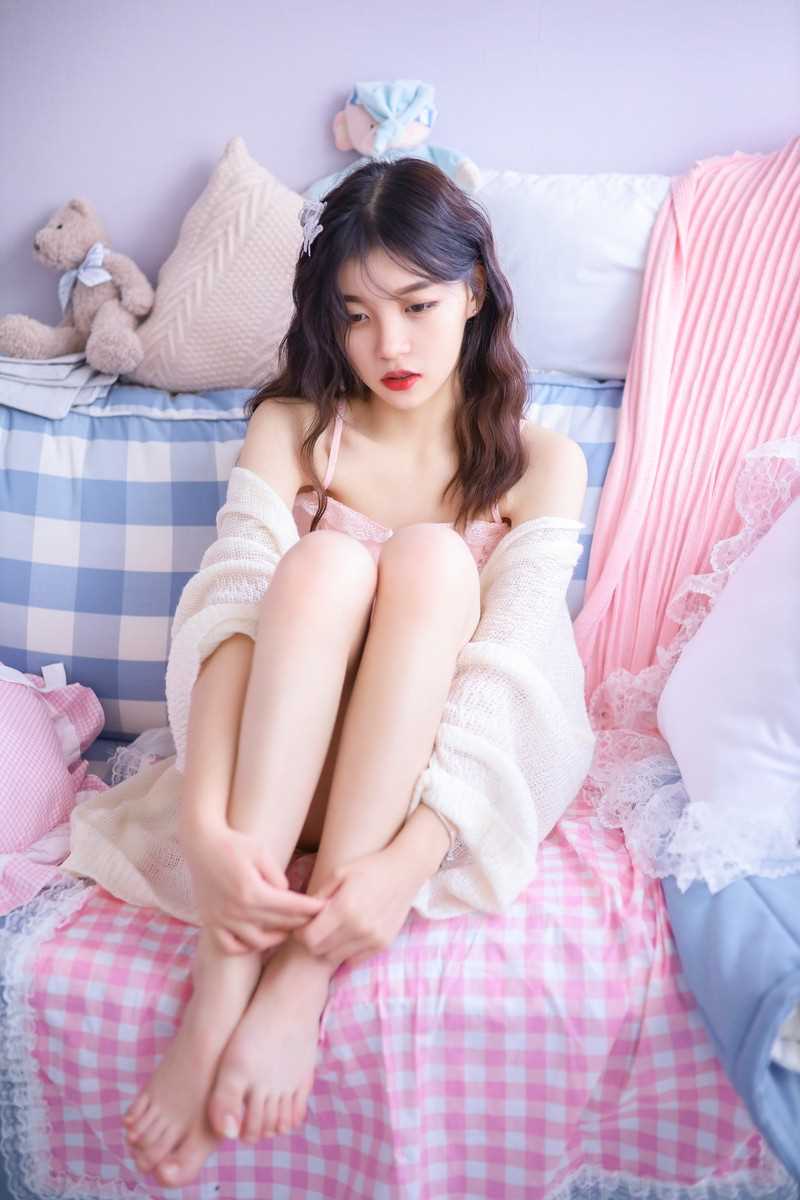 精选粉红女孩卧室性感图册