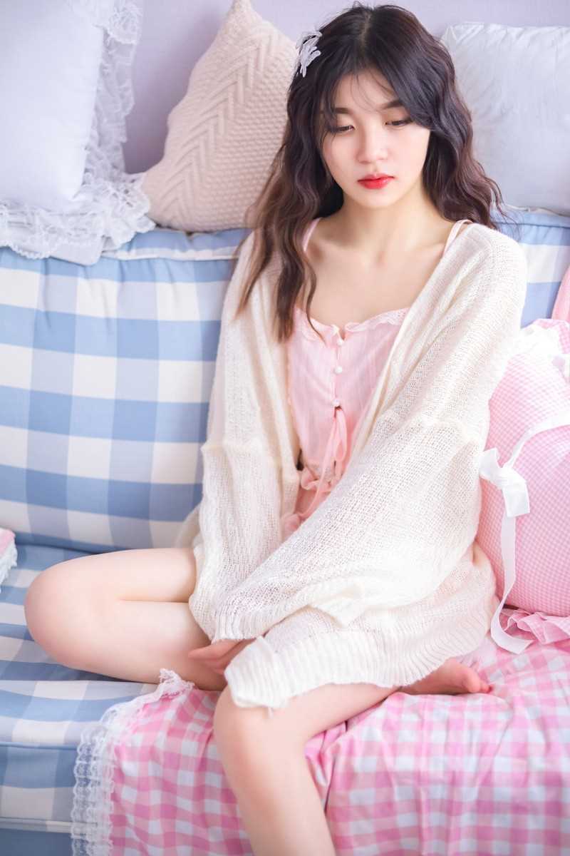 精选粉红女孩卧室性感图册