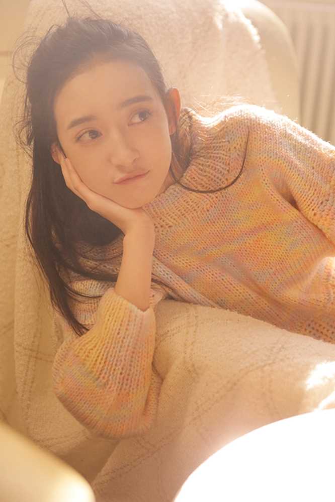 最新韩系少女冬日甜美壁纸