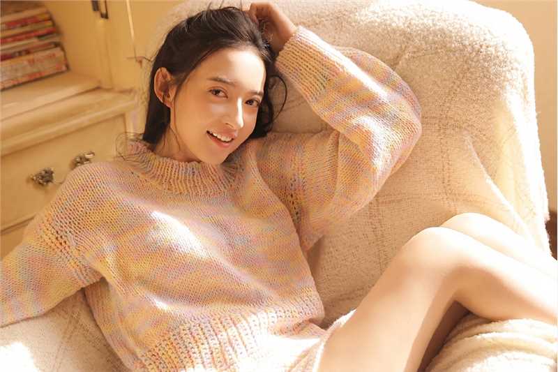 最新韩系少女冬日甜美壁纸