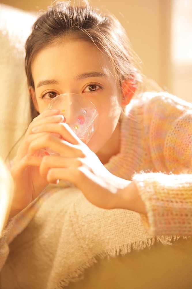 最新韩系少女冬日甜美壁纸