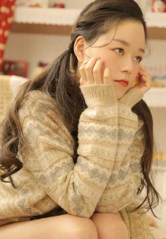 最新韩系少女冬日甜美壁纸