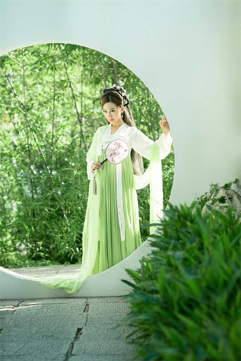 气质美女薄荷绿古装唯美