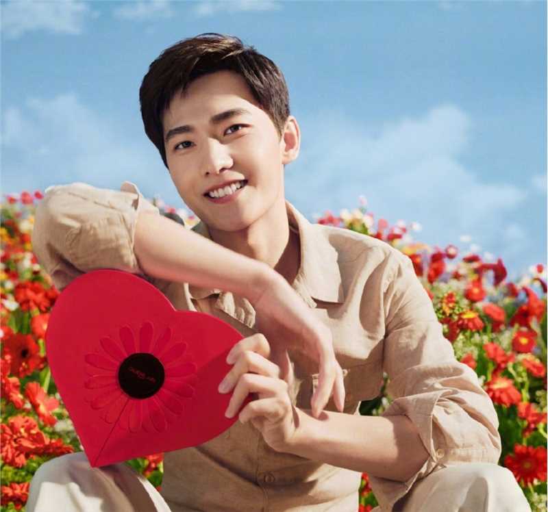 高清阳光男神杨洋户外时尚图集