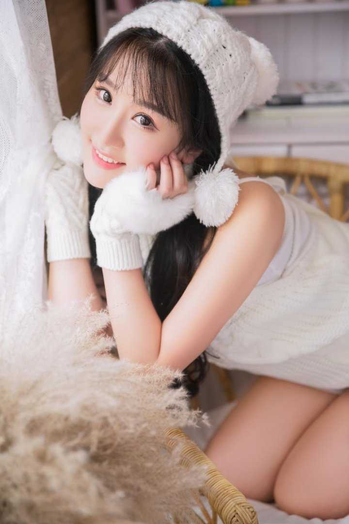 长发美女暖冬私房性感