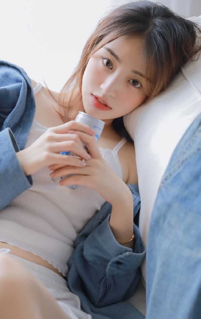 优质元气美女白色袜子性感图片