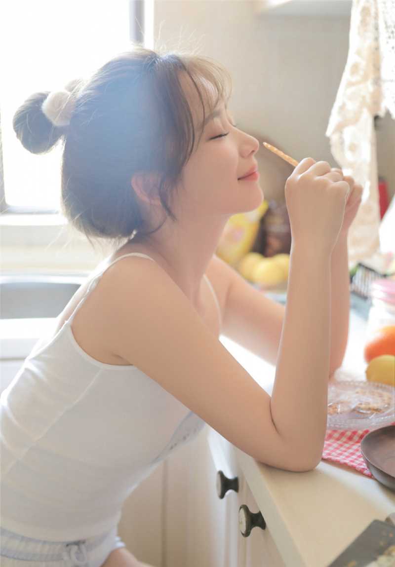 极品美女吊带私房性感