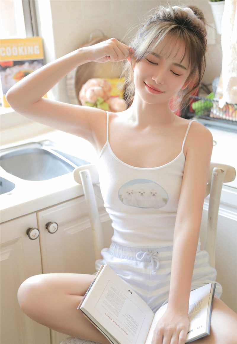 极品美女吊带私房性感