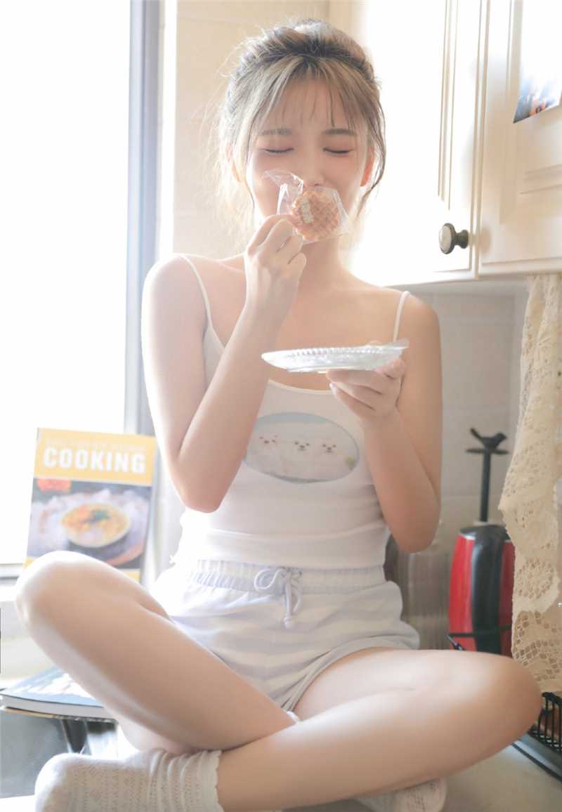 极品美女吊带私房性感