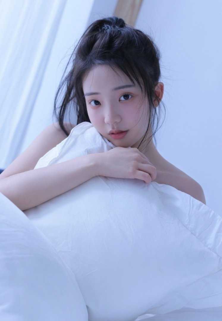 优质纯欲风少女吊带性感图片