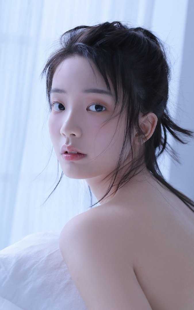 优质纯欲风少女吊带性感图片