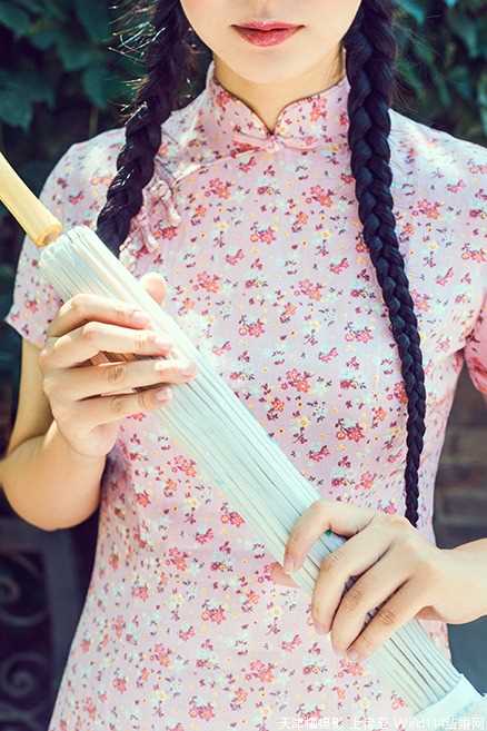 最全民国旗袍美女户外清新壁纸